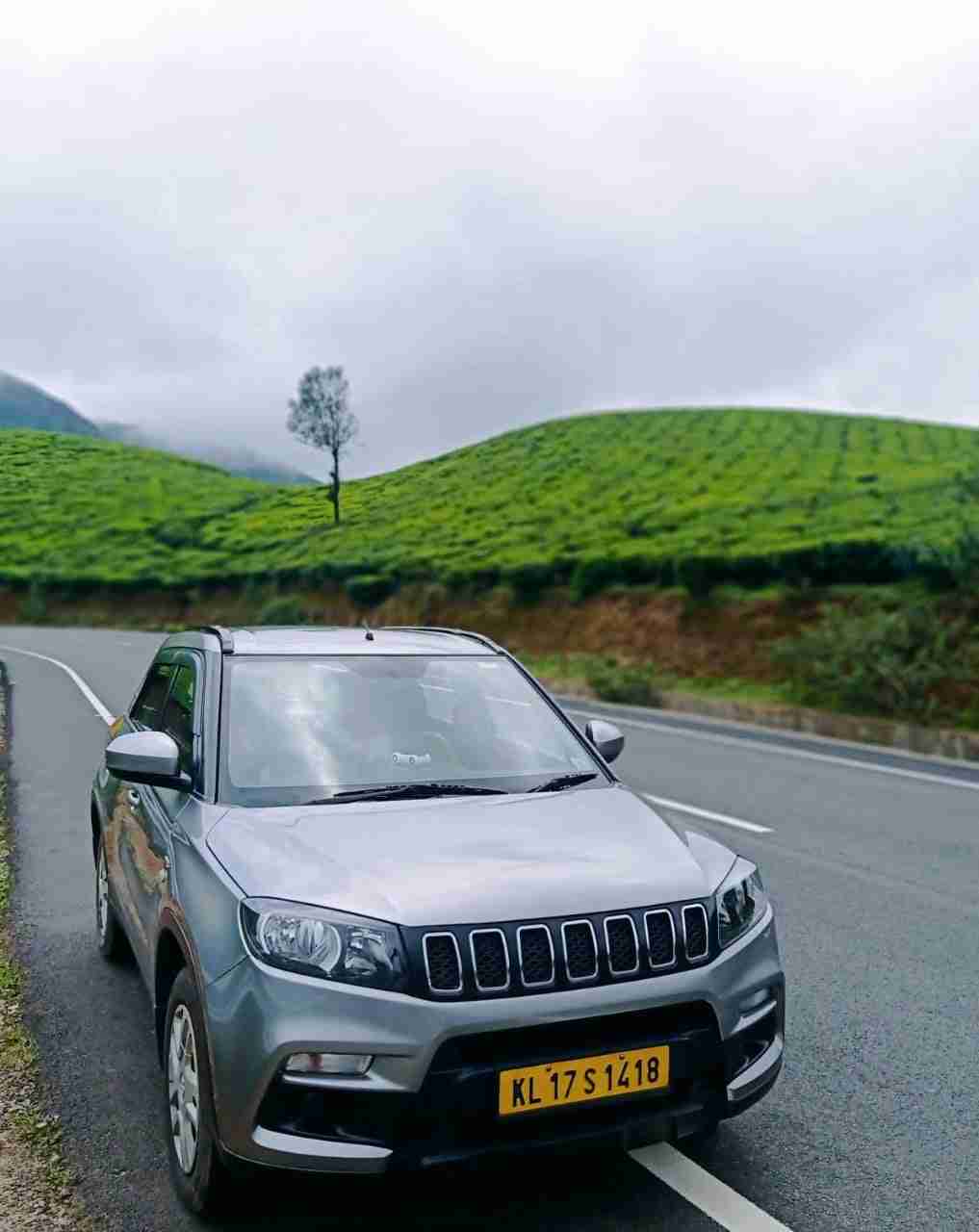 Taxi tour on a picturesque road in Kerala