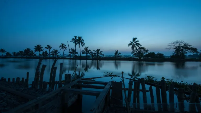Kadamakkudy backwaters near Kochi with peaceful village islands and scenic wetlands