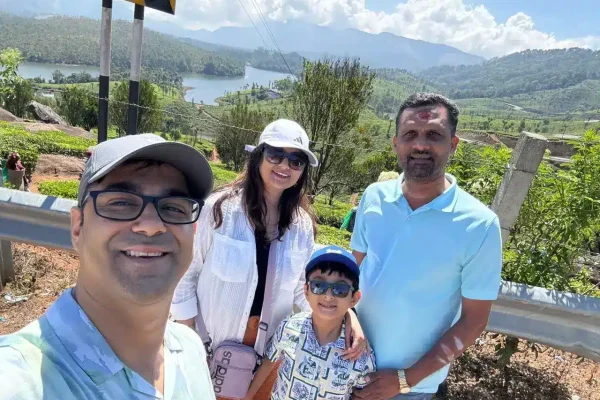 Kerala family tour package - trusted taxi service for family and group sightseeing in Kerala